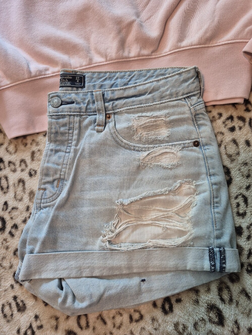 A&F 2000s Low Rise Shorts - Picture 6 of 6